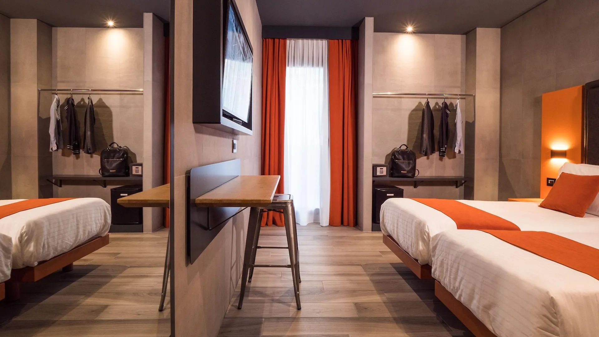 J24 Hotel Milano 4*, Milan