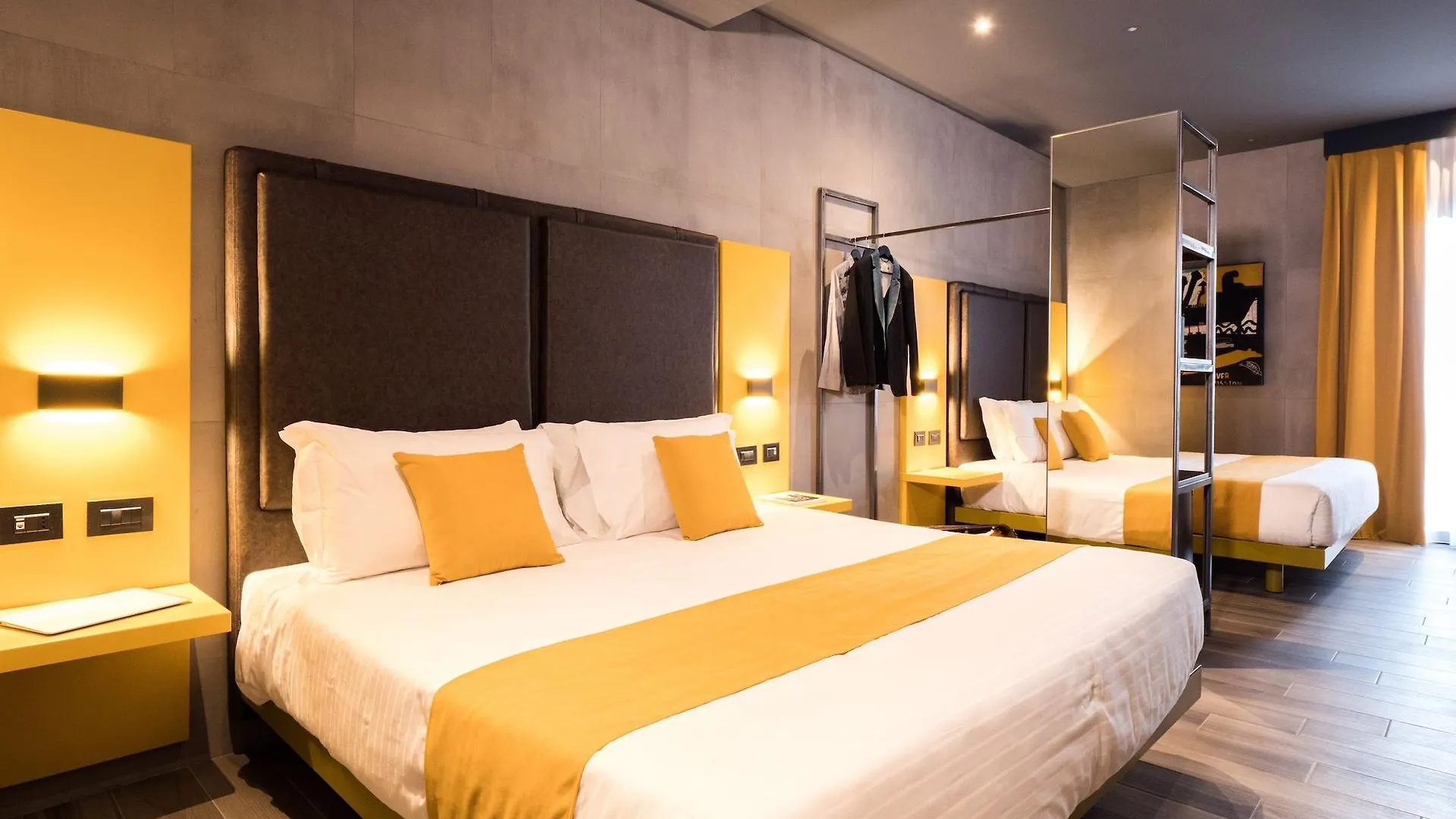 J24 Hotel Milano 4*,  Italien
