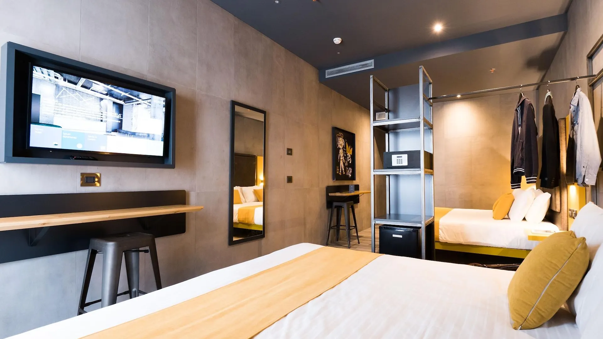 J24 Hotel Milano 4*,  Italien